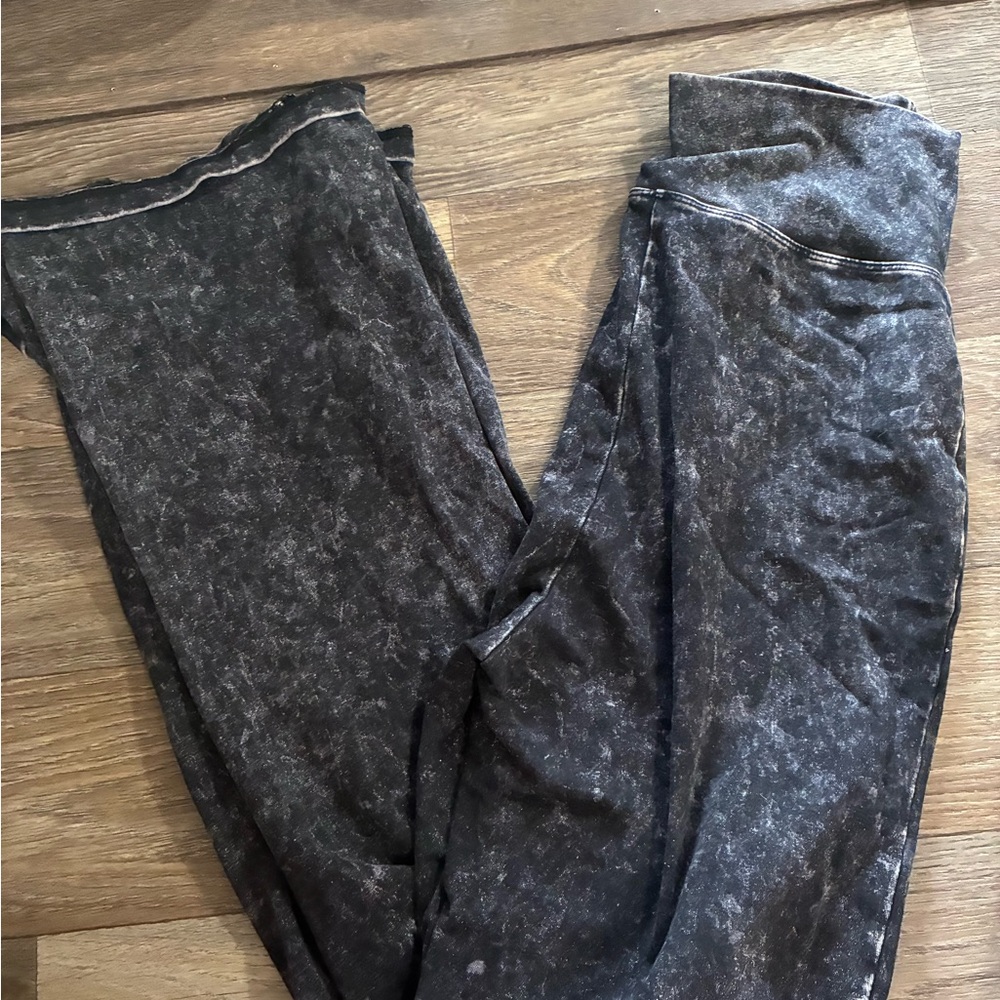 Zenana Outfitters Black Mineral Wash Leggings